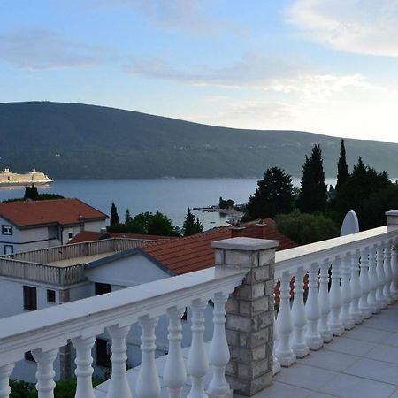 Family House With Pool & Sea View Aparthotel Биела Екстериор снимка