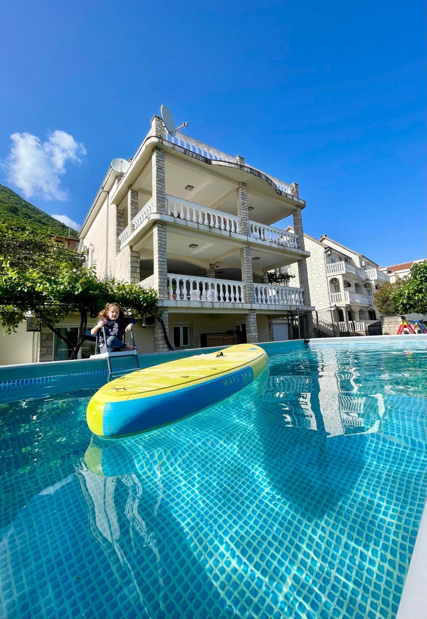 Family House With Pool & Sea View Aparthotel Биела Екстериор снимка