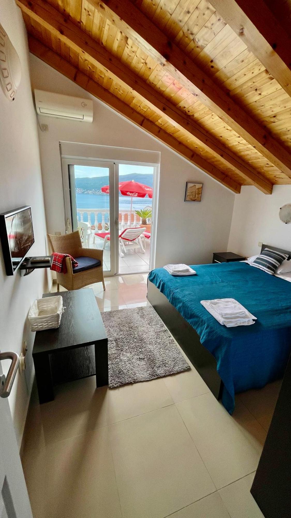 Family House With Pool & Sea View Aparthotel Биела Екстериор снимка