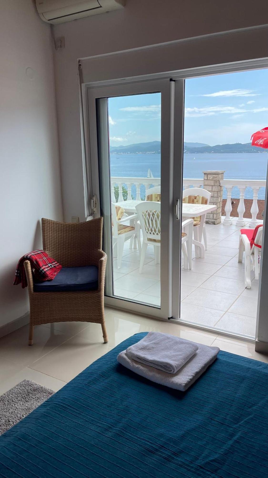 Family House With Pool & Sea View Aparthotel Биела Екстериор снимка