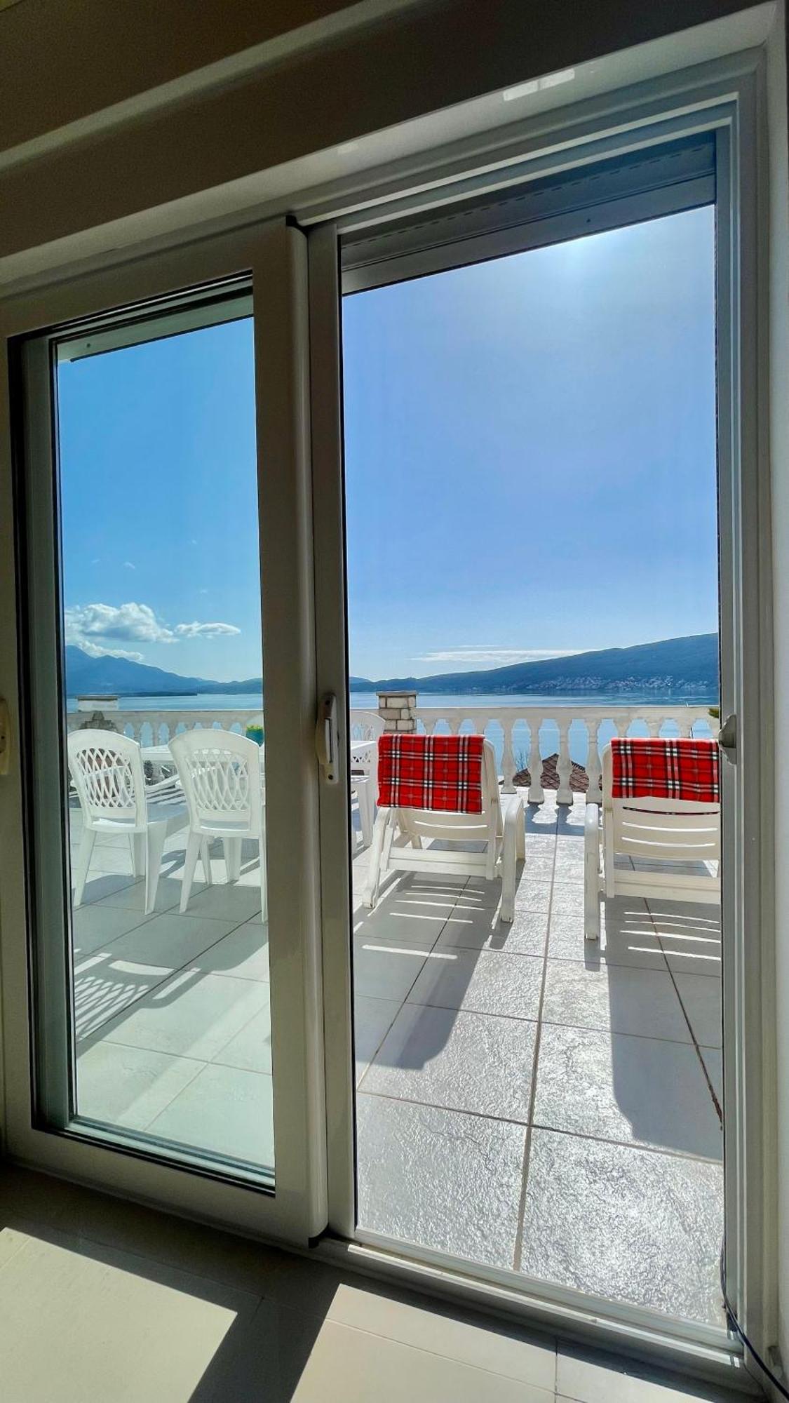 Family House With Pool & Sea View Aparthotel Биела Екстериор снимка