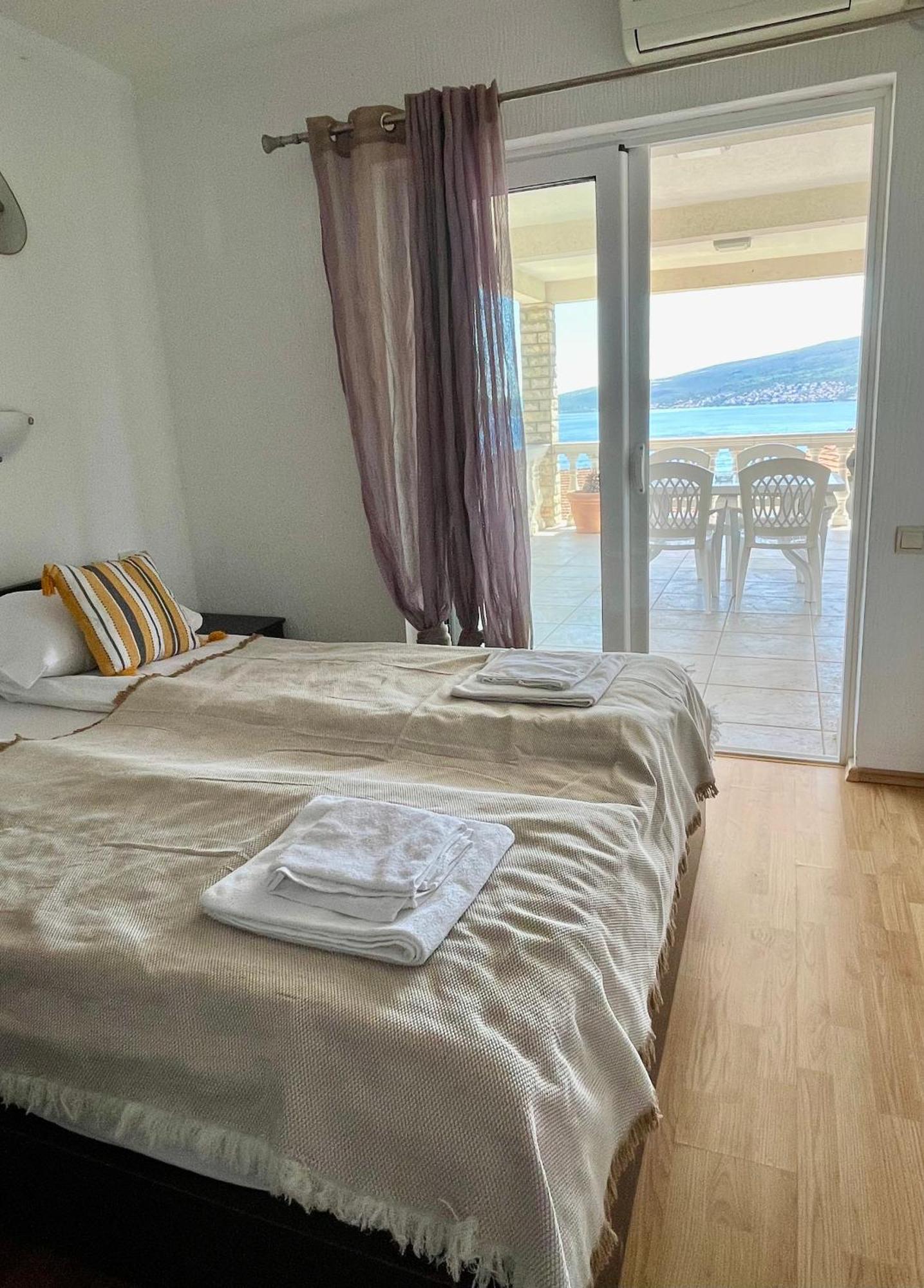 Family House With Pool & Sea View Aparthotel Биела Екстериор снимка