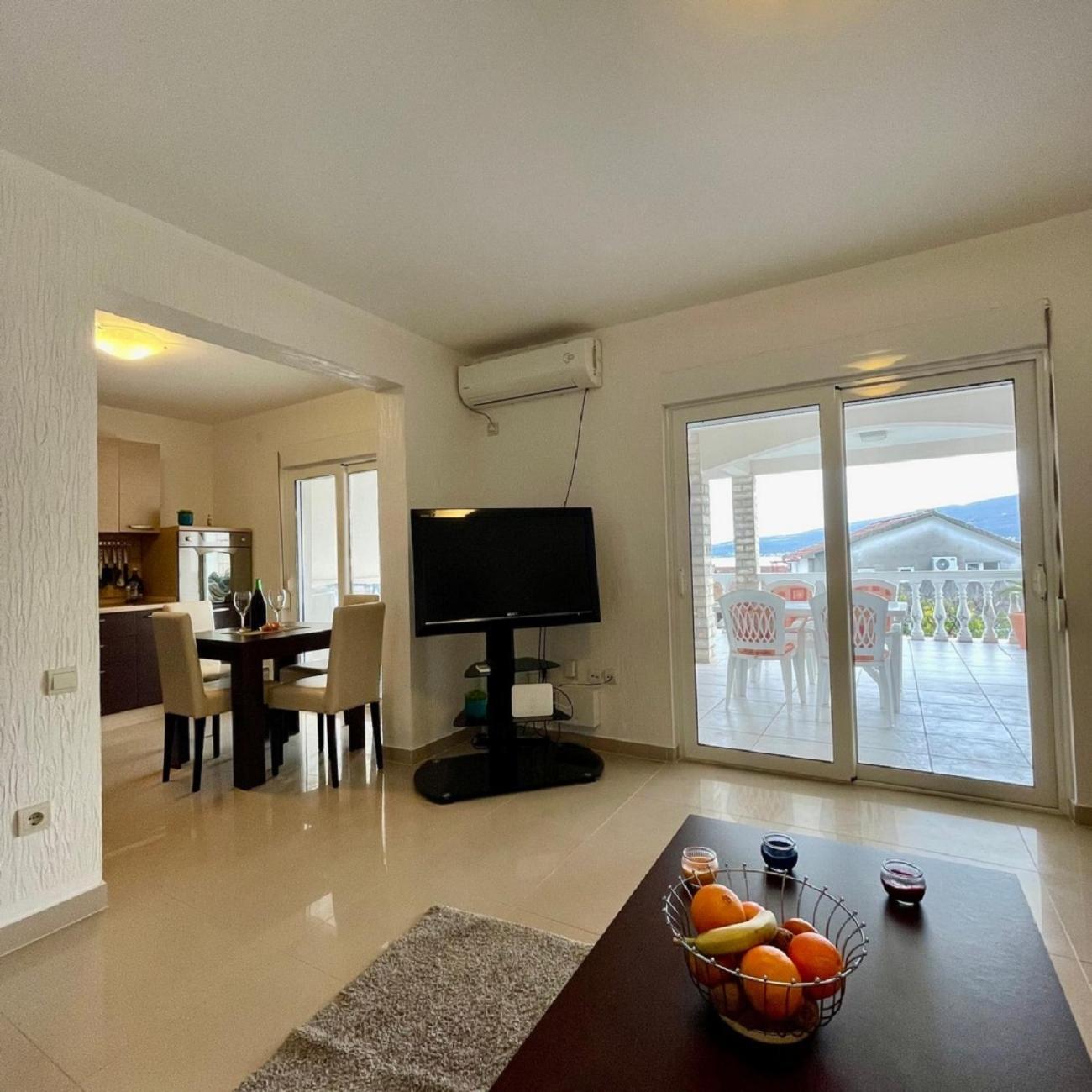 Family House With Pool & Sea View Aparthotel Биела Екстериор снимка