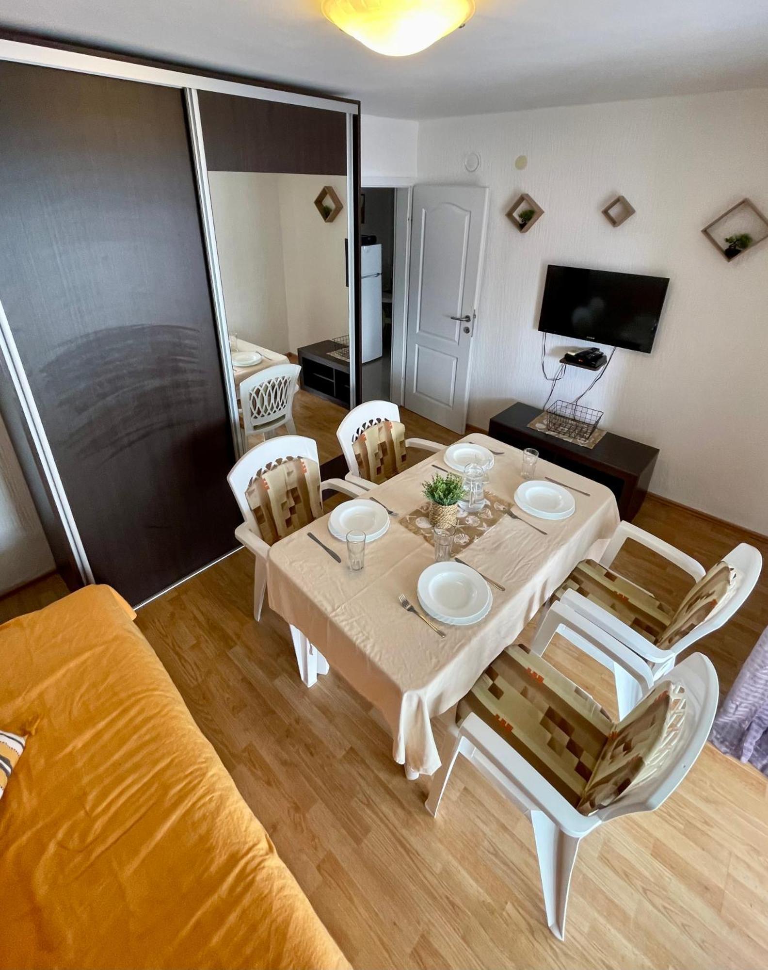 Family House With Pool & Sea View Aparthotel Биела Екстериор снимка